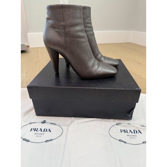 Vintage from 1999 Collection Genuine Leather Prada Ankle Boots, size 37 - Picture 1 of 16